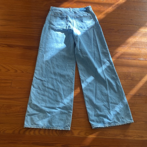 Abercrombie wide leg high-rise jeans. Size 4. - Picture 3 of 5